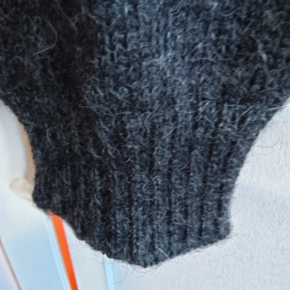 Baby alpaca Regionales men's gray white sweater made in Peru